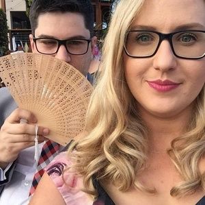 Meet your Posher, Em